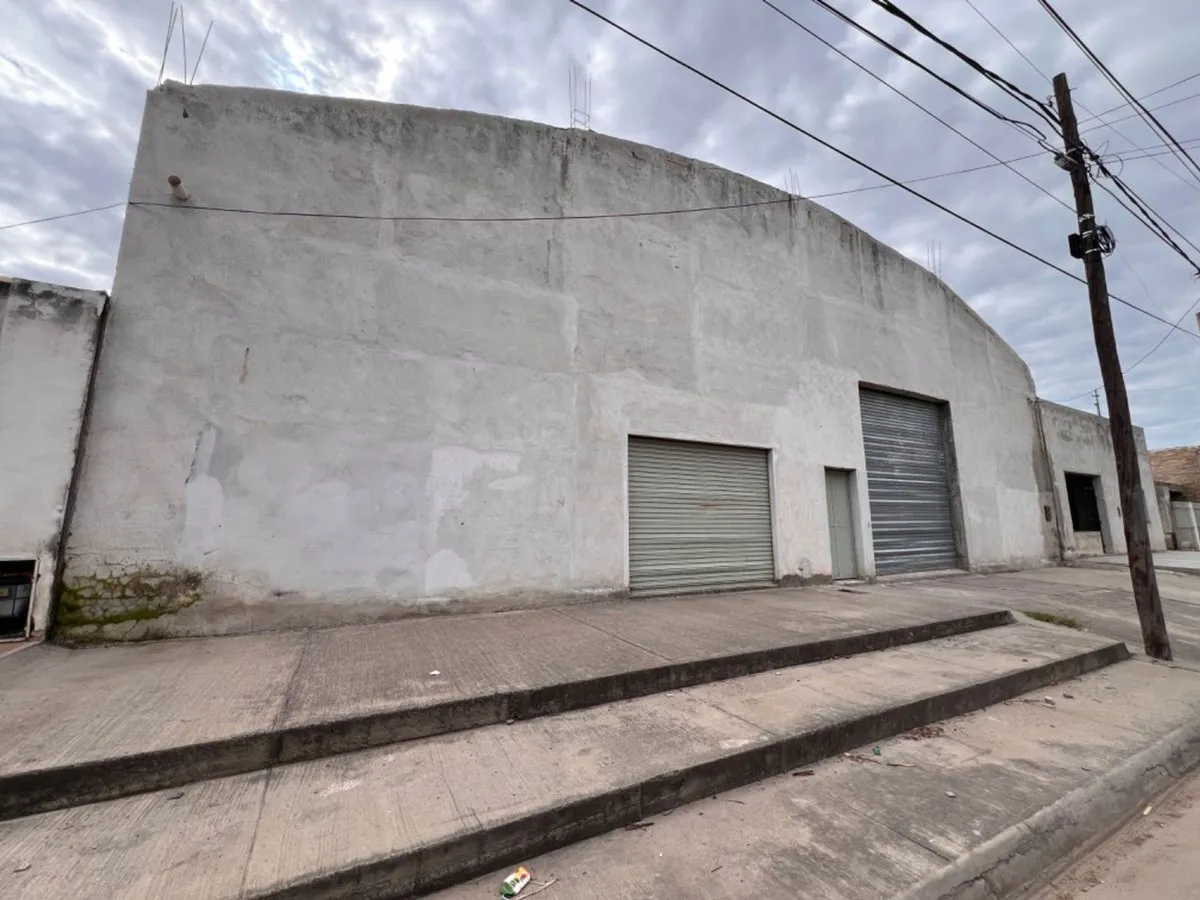 Venta De Galpón De 800 M² Con Local Comercial