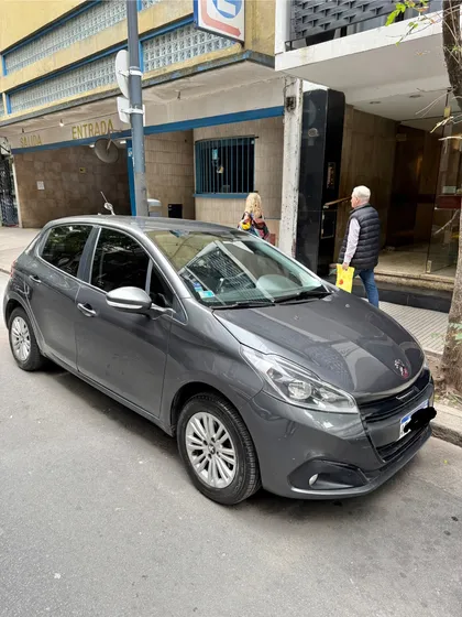 Peugeot 208 1.6 Allure