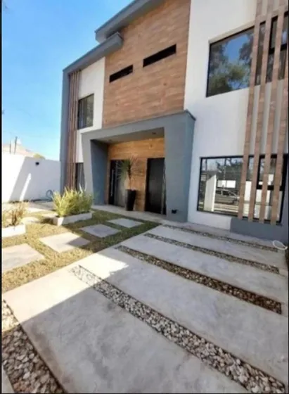 Dúplex En Venta - 3 Dormitorios 2 Baños - 160mts2 - Parque Leloir