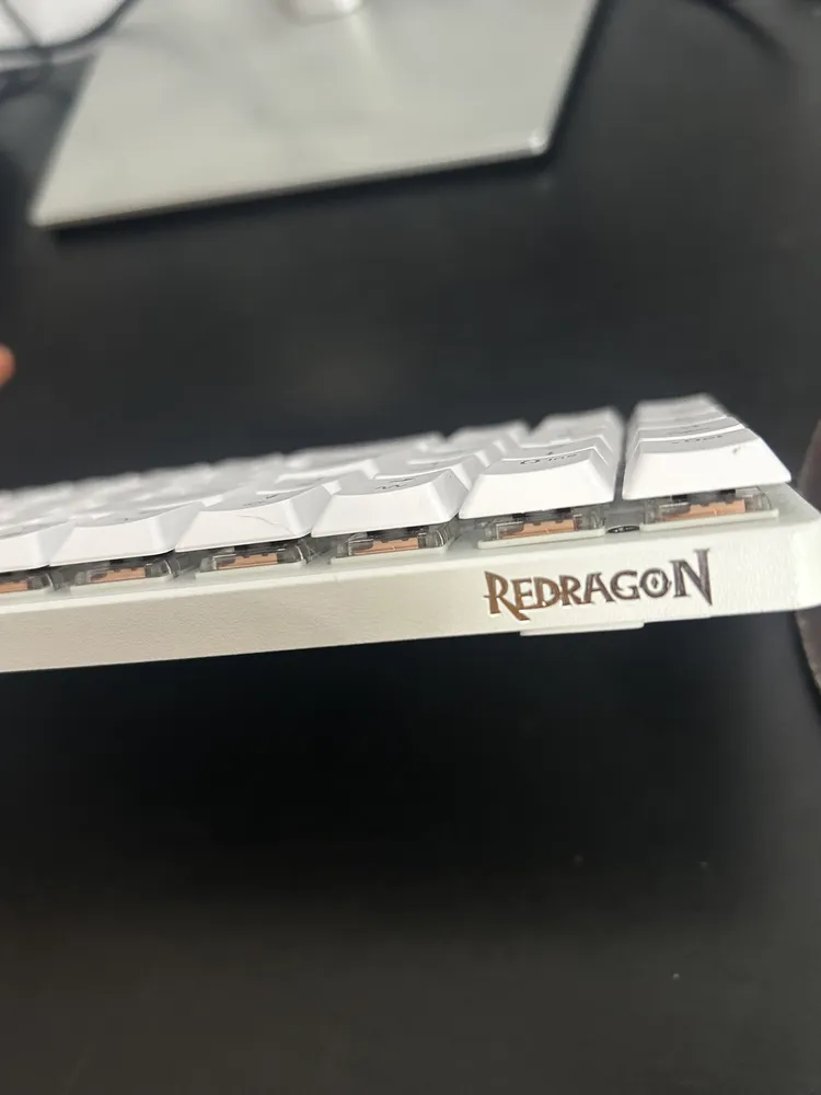 Teclado Mecânico Redragon Ashe 75% RGB Cor Branco Switch Brown USB-C - Imagem 2