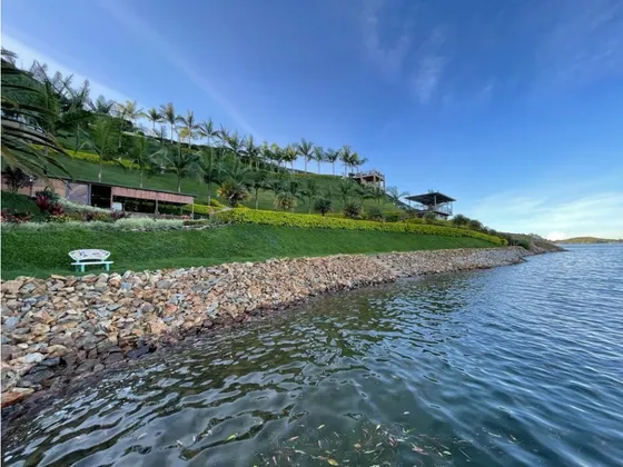 Venta Hermosa Casa Finca En El Peñol - La Mejor Vereda