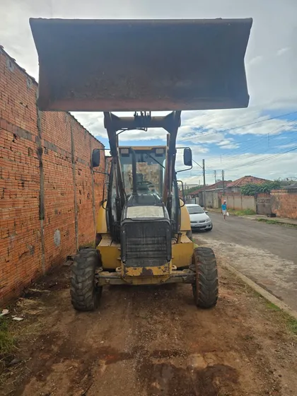 Retroescavadeira Caterpillar 416e Ano 2014
