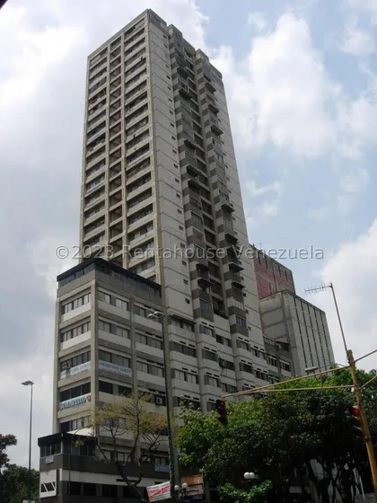 Practica Y Comoda Oficina En Venta - Urb. San Bernandino.