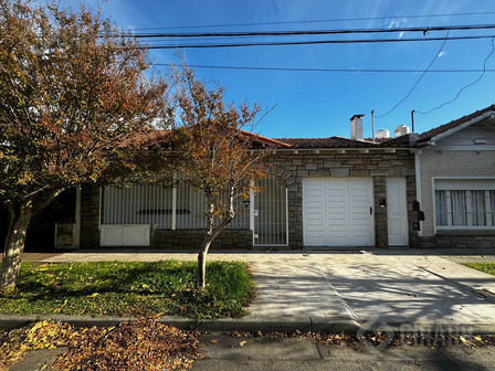 Casa En Venta En Block De 3 Amb 2 Departamentos . Zona Chauvin Casa En Venta En Block De 3 Amb 2 Departamentos . Zona Chauvin