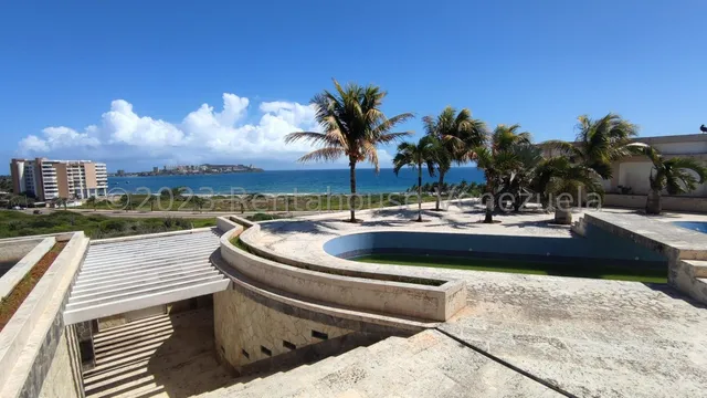 La Casa De La Cima De La Colina De Puerta De Hierro En Playa Moreno