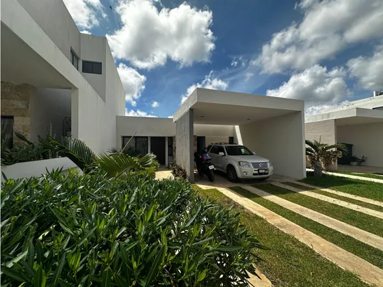 Renta  De Casa De Un Piso En El Norte De Mérida Con Alberca Yucatán.