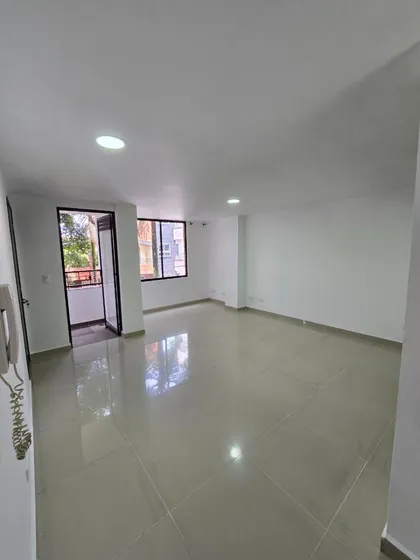 Casa En Venta Itagüí, El Carmelo. Cerca A Estacion Envigado Y Centro Comercial Viva Envigado