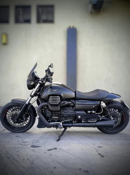 Moto Guzzi Audace 1400 (no Harley Goldwing Intruder Shadow)