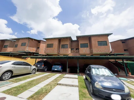 Townhouse En Alquiler En La Union Cr- 24-26786