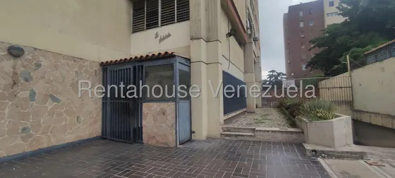 Marcos Gonzalez Vende Hermoso Y Amplio Apartamento Zona Oeste Barquisimeto Lara #25-21848