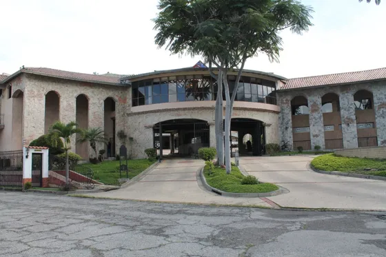 Townhouse En Venta En La Urb. Altos De Santa María - Mérida.