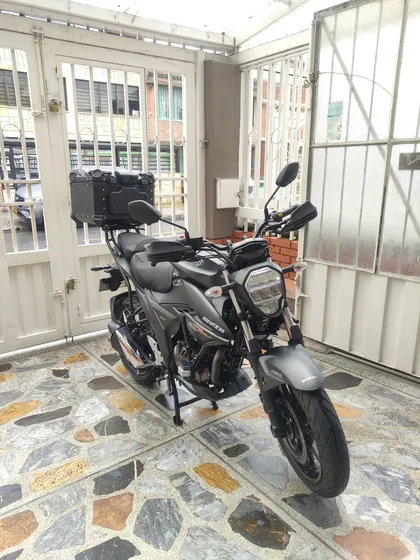 Suzuki Gixxer 250 Naked Mod 2023 Con Alarma Y Todo Incluido