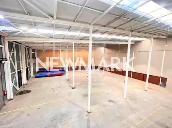 Amplia Bodega En Arriendo Excelente Conectividad