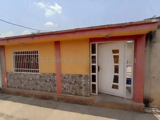 Gbf  25-12811 Vendo Bella Y Cómoda Casa En Cagua   Con Terreno Excelente Zona Llame Ya.