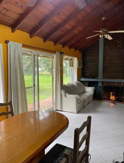 Casa En Venta - 2 Dormitorios 2 Baños - 500mts2 - Merlo