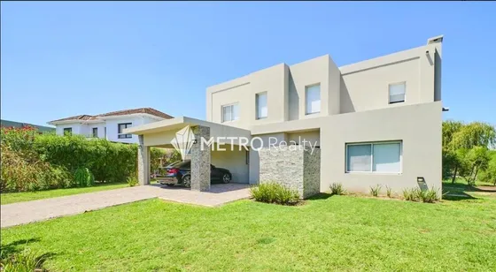 Casa En Venta 5 Ambientes, San Francisco Villanueva A Estrenar, Al Lago Apto Crédito
