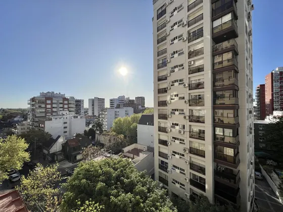 Muy Buen Departamento Con Cochera Y Baulera En El Centro De Martinez.