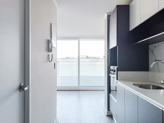 Edificio Av. María Rozas Velásquez Vista Sur Piso 28