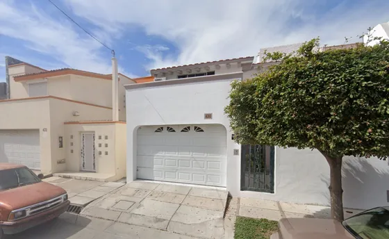 Casa En Lomas De Mazatlán, Mazatlán Sinaloa. Casa En Remate