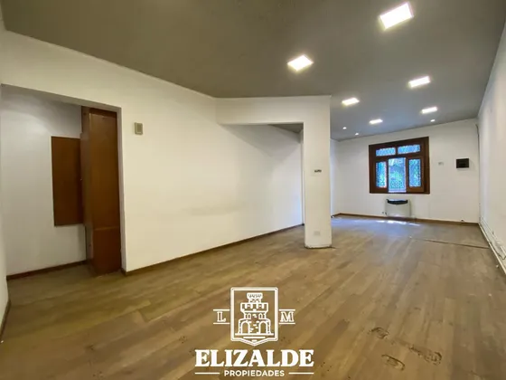 3 De Febrero  Y 25 De Mayo - Ph Oficina En Alquiler - No Apto Vivienda
