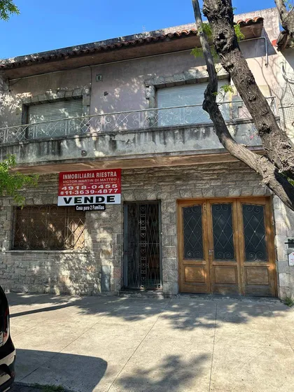 Venta Casa 4 Dormitorios Nueva Pompeya Con Cochera