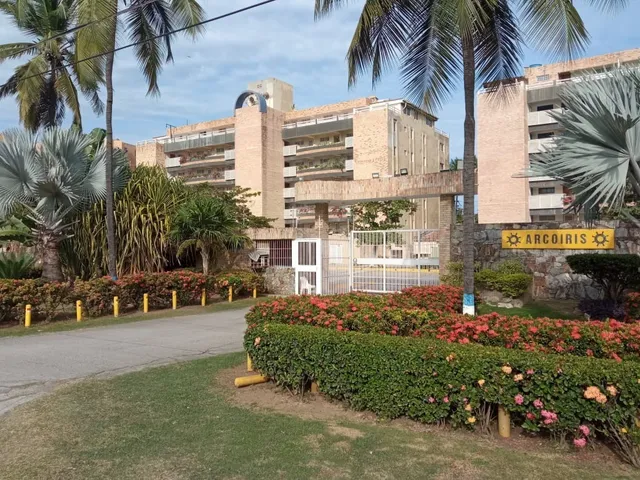 Century 21 Monaco Tucacas Vende Bello Apartamento De Oportunidad , Conjunto Residencial Arco Iris