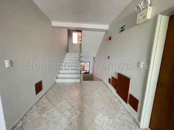 Apartamento En Alquiler En Triangulo Del Este Barquisimeto Jrh 
