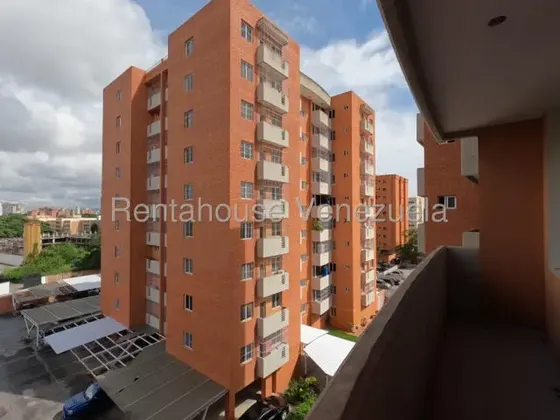 ·# María Reyes Vende Espectacular Apartamento A Estrenar Conectado A Planta Eléctrica, Al Este De La Ciudad Con Espacios Amplios Para Diseñar La Cocina De Tus Sueños