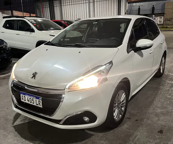 Peugeot 208 1.6 Allure