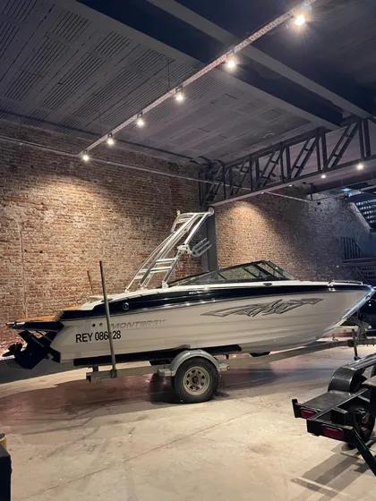 Lancha Monterey 204 Fsx Mercruiser 4.5 2018 Importada