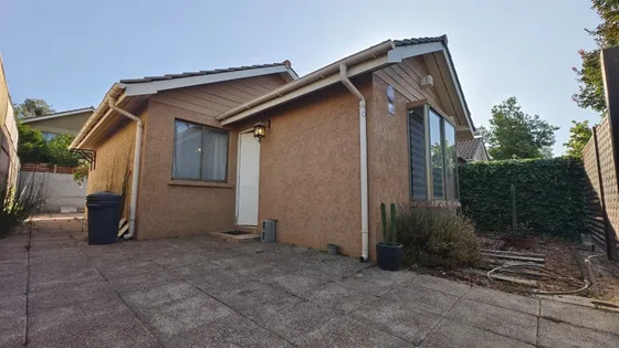 Casa En Venta De 3 Dorm / 2 Baños - Peñaflor