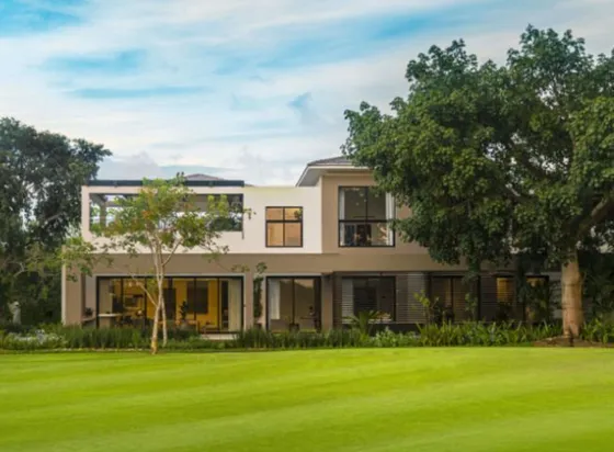 Residencia Con Jardin Y Alberca Privada En Residencial Con C