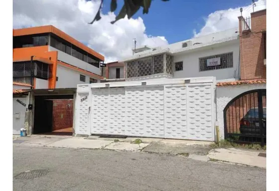 Se Vende Quinta Multifamiliar Con Anexo En La California Sur.
