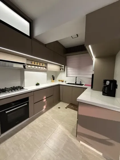 Venta De Apartamento De Lujo Urb Las Chimeneas En Residencias Escalar, Planta 100% Mc