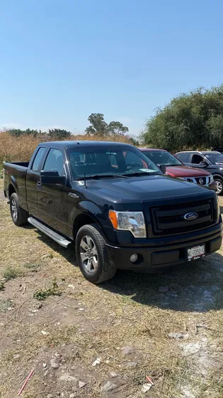 Ford F-150 5.0l Xl Cabina Y Media 4x2 Mt