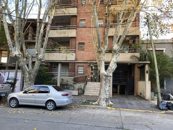 Oportunidad!! Departamento En Venta Tipo Triplex - Centro De Adrogue