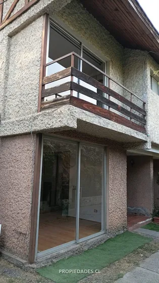Casa En Arriendo De 3 Dorm. En La Reina