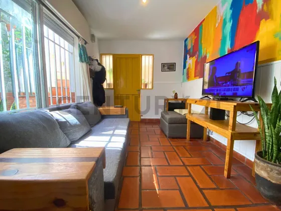 Venta Casa Al Frente En Arroyito, Rosario