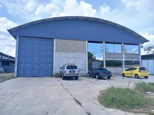 Galpón En Venta Ubicado En El Condominio Industrial Jimenez Marquez En La Calle Este Oeste, Zona Industrial Municipal Norte. Minerva K
