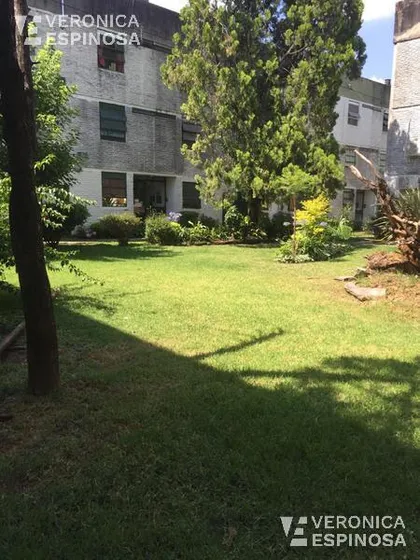 Departamento De 2 Ambientes En Venta, Planta Baja - Haedo Norte