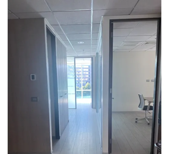 Excelente Oficina Ubicada En Vitacura