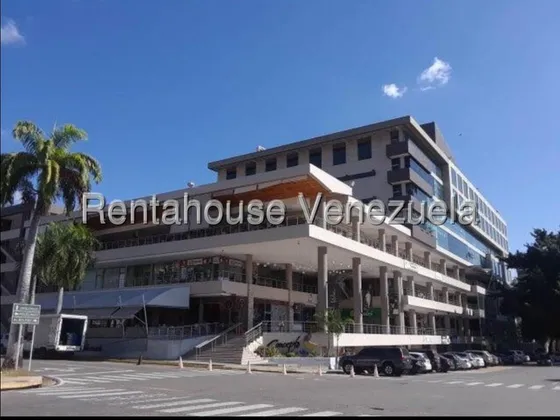 Se Alquila Bella Oficina Inm La Viña En El Centro Comerciall Mas Prestigioso Y Exclusivo De Alto Trafico Y De Gran Afluencia. Valencia 25-16450