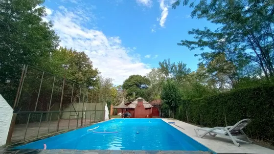 Casa En Venta - 3 Dormitorios 3 Baños - 2.000mts2 - Abasto, La Plata