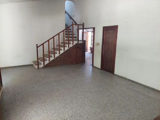 Casa De 4 Dormitorios En Santa Rosa