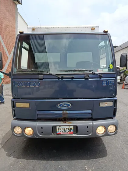 Camión Cava Ford Cargo 815