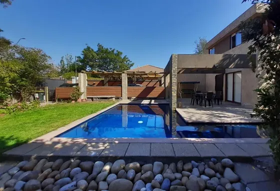 Remodelada Mediterranea, Grange School