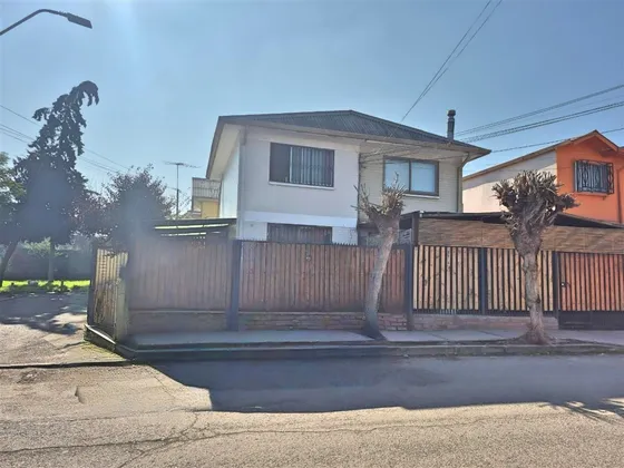 Casa En Arriendo De 2 Dorm. En Colina