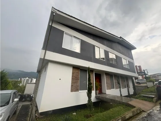 Venta De Casa Campestre Sector Av Romelia El Pollo
