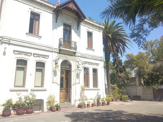 Casa En Venta De 16 Dorm. En Providencia