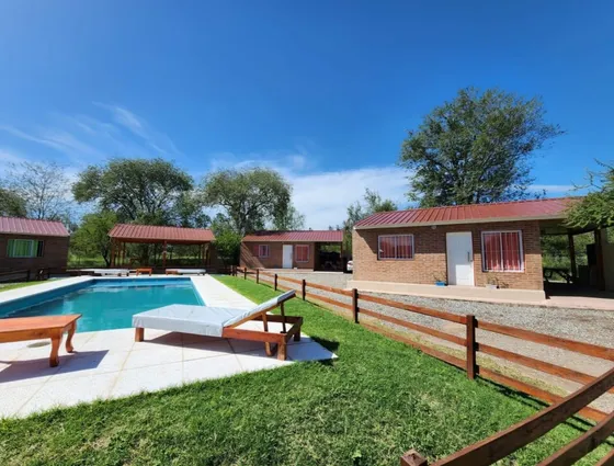 Quinta En Venta - 8 Dormitorios 4 Baños - 2000mts2 - Córdoba 